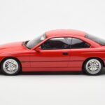 BMW 850 CSi E31 Sarkans Otto 1:18 - image 3 of 6