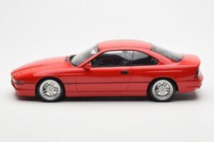 BMW 850 CSi E31 Sarkans Otto 1:18 OT158 Sveķi — attēls 3 no 6