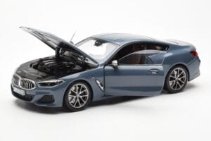BMW 850i G15 Barcelona Blue Metallic Norev 1:18 80432450995 Metāls — attēls 2 no 8