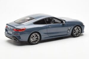 BMW 850i G15 Barcelona Blue Metallic Norev 1:18 80432450995 Metāls — attēls 3 no 8
