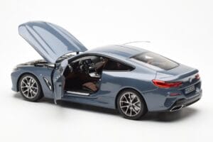 BMW 850i G15 Barcelona Blue Metallic Norev 1:18 80432450995 Metāls — attēls 5 no 8