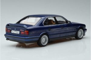 BMW Alpina B10 4.6 E34 Zils MCG 1:18 MCG18230 Metāls — attēls 2 no 6