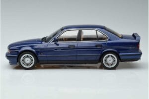BMW Alpina B10 4.6 E34 Zils MCG 1:18 MCG18230 Metāls — attēls 3 no 6