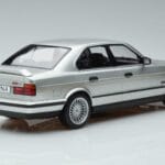 BMW Alpina B10 4.6 E34 Sudrabs MCG 1:18 MCG18231 Metāls - image 2 of 5