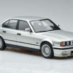 BMW Alpina B10 4.6 E34 Sudrabs MCG 1:18 MCG18231 Metāls - image 4 of 5