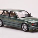 BMW Alpina B10 E34 Touring Tumši Zaļš MCG 1:18 - image 4 of 6