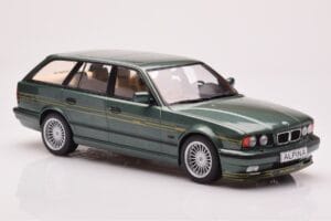 BMW Alpina B10 E34 Touring Tumši Zaļš MCG 1:18 MCG18331 Metāls — attēls 4 no 6