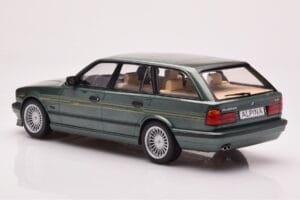 BMW Alpina B10 E34 Touring Tumši Zaļš MCG 1:18 MCG18331 Metāls — attēls 5 no 6