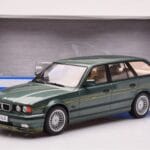 BMW Alpina B10 E34 Touring Tumši Zaļš MCG 1:18 - image 6 of 6