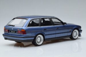 BMW Alpina B10 E34 4.0 Touring Zils Otto 1:18 OT944 Sveķi — attēls 2 no 6