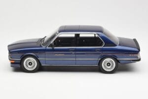 BMW Alpina B7S E12 Turbo Dark Sapphire Zils Metālisks Otto 1:18 OT640 Sveķi — attēls 3 no 6