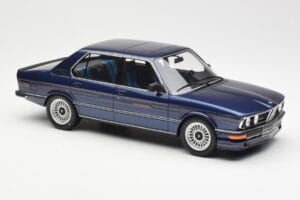 BMW Alpina B7S E12 Turbo Dark Sapphire Zils Metālisks Otto 1:18 OT640 Sveķi — attēls 4 no 6