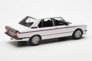 BMW M535i E12 Balts Norev 1:18 183265 Metāls — attēls 2 no 5