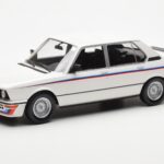 BMW M535i E12 Balts Norev 1:18