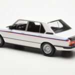 BMW M535i E12 Balts Norev 1:18 - image 4 of 5