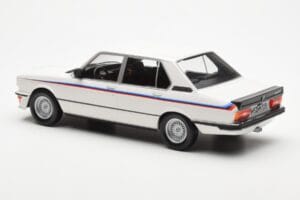 BMW M535i E12 Balts Norev 1:18 183265 Metāls — attēls 4 no 5