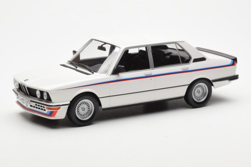 BMW M535i E12 Balts Norev 1:18