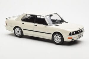 BMW M535i E28 Balts Norev 1:18 183260 Metāls — attēls 4 no 6