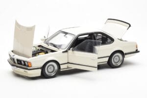 BMW M635 CSi E24 Balts Dealer Edition AUTOart 1:18 80430145829 Metāls — attēls 2 no 8