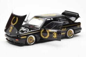 BMW M3 E30 #3 J. Richards Austrian Airlines ATCC 1987 AUTOart 1:18 88745 Metāls — attēls 2 no 8