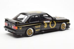BMW M3 E30 #3 J. Richards Austrian Airlines ATCC 1987 AUTOart 1:18 88745 Metāls — attēls 3 no 8