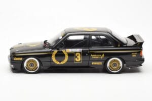 BMW M3 E30 #3 J. Richards Austrian Airlines ATCC 1987 AUTOart 1:18 88745 Metāls — attēls 4 no 8