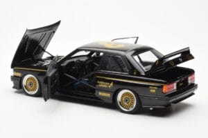 BMW M3 E30 #3 J. Richards Austrian Airlines ATCC 1987 AUTOart 1:18 88745 Metāls — attēls 5 no 8