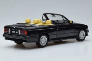 BMW M3 E30 Kabriolets Melns Otto 1:18 OT1012 Sveķi — attēls 2 no 6