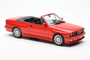 BMW M3 E30 Kabriolets Sarkans Otto 1:18 OT077 Sveķi — attēls 4 no 6