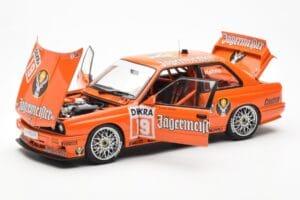 BMW M3 E30 #19 A. Hahne Jägermeister DTM 1992 AUTOart 1:18 89248 Metāls — attēls 2 no 8