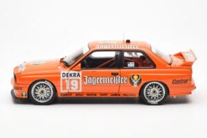 BMW M3 E30 #19 A. Hahne Jägermeister DTM 1992 AUTOart 1:18 89248 Metāls — attēls 4 no 8