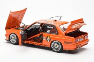 BMW M3 E30 #19 A. Hahne Jägermeister DTM 1992 AUTOart 1:18 89248 Metāls — attēls 5 no 8