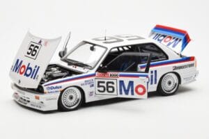 BMW M3 E30 #56 P. Brock / J. Richards Mobil Bathurst 1000 1988 AUTOart 1:18 88847 Metāls — attēls 2 no 9