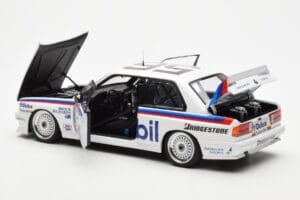 BMW M3 E30 #56 P. Brock / J. Richards Mobil Bathurst 1000 1988 AUTOart 1:18 88847 Metāls — attēls 5 no 9