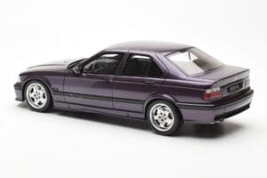 BMW M3 E36 Violets Otto 1:18 OT307 Sveķi — attēls 5 no 6