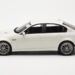 BMW M3 E90 Sedans Balts GT Spirit 1:18 - image 3 of 6