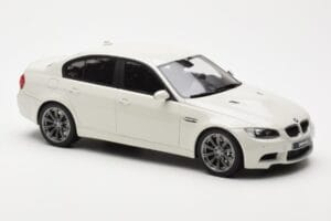 BMW M3 E90 Sedans Balts GT Spirit 1:18 GT053 Sveķi — attēls 4 no 6
