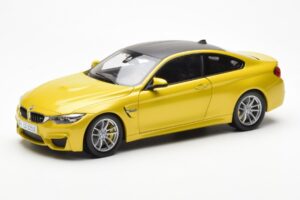 BMW M4 F82 Austin Dzeltens Metallic Paragon 1:18