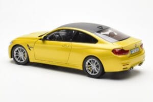 BMW M4 F82 Austin Dzeltens Metallic Paragon 1:18 80432339606 Metāls — attēls 7 no 8