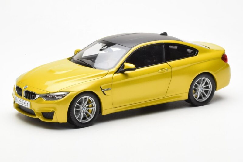 BMW M4 F82 Austin Dzeltens Metallic Paragon 1:18