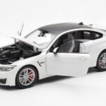 BMW M4 F82 Frozen Brilliant Balts Paragon 1:18 - image 2 of 8