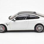BMW M4 F82 Frozen Brilliant Balts Paragon 1:18 - image 4 of 8