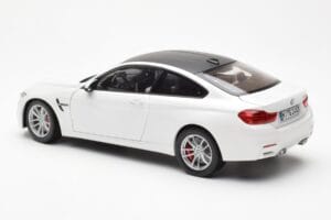 BMW M4 F82 Frozen Brilliant Balts Paragon 1:18 PA-97101 Metāls — attēls 7 no 8