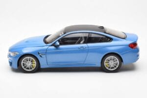 BMW M4 F82 Yas Marina Zils Paragon 1:18 PA-97102 Metāls — attēls 4 no 8