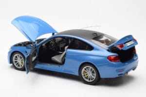 BMW M4 F82 Yas Marina Zils Paragon 1:18 PA-97102 Metāls — attēls 5 no 8