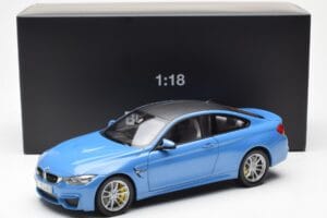 BMW M4 F82 Yas Marina Zils Paragon 1:18 PA-97102 Metāls — attēls 8 no 8