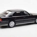 BMW M5 E34 Melns Otto 1:18 - image 2 of 6