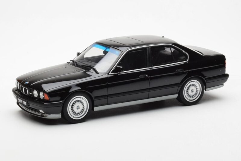 BMW M5 E34 Melns Otto 1:18