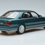 BMW M5 E34 Cecotto Edition Zaļš Otto 1:18 - image 2 of 6