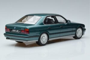 BMW M5 E34 Cecotto Edition Zaļš Otto 1:18 OT968 Sveķi — attēls 2 no 6